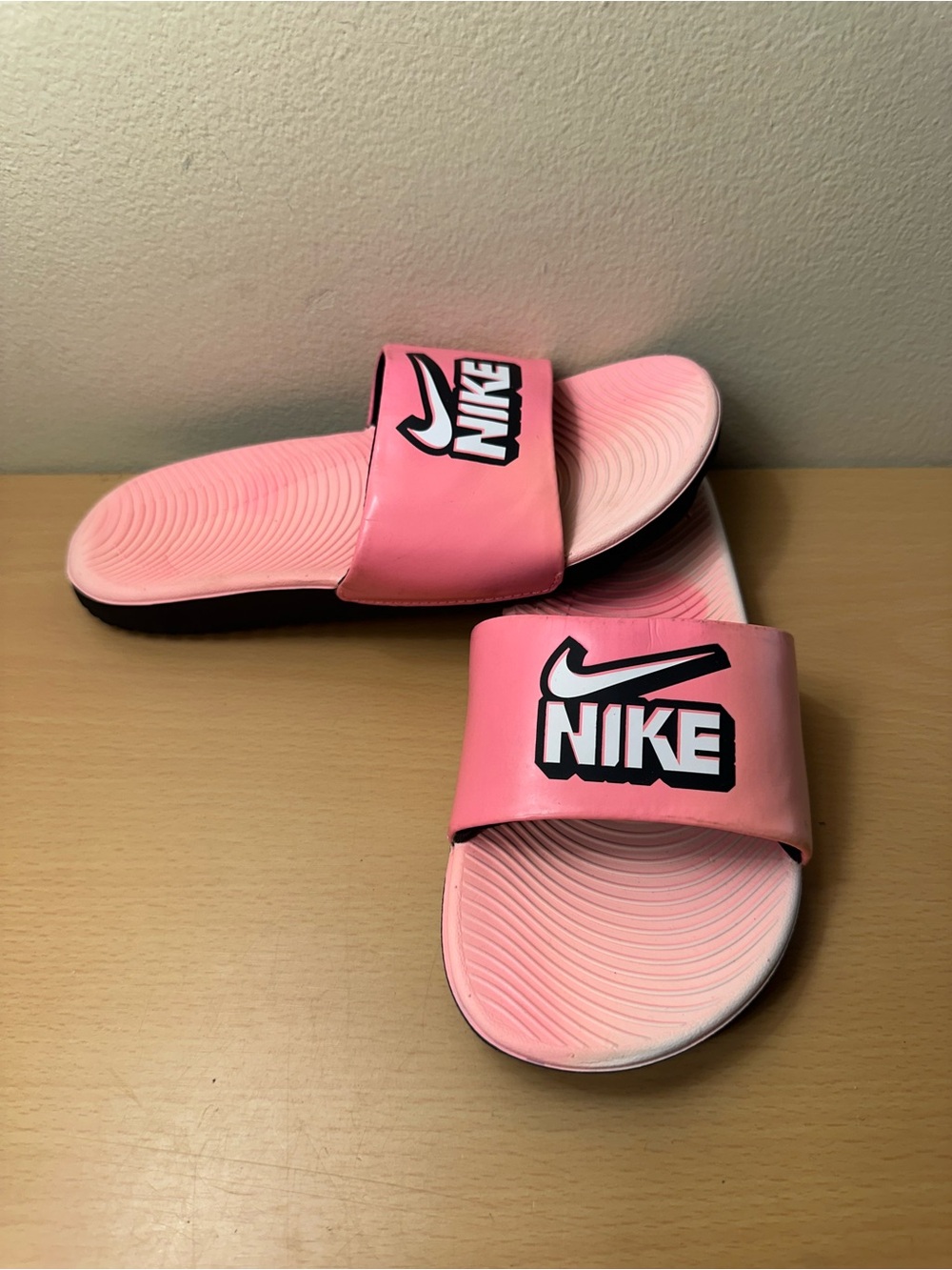 Nike Kawa Slide GS Sunset White Black Pulse Slides Shoes Size 2Y